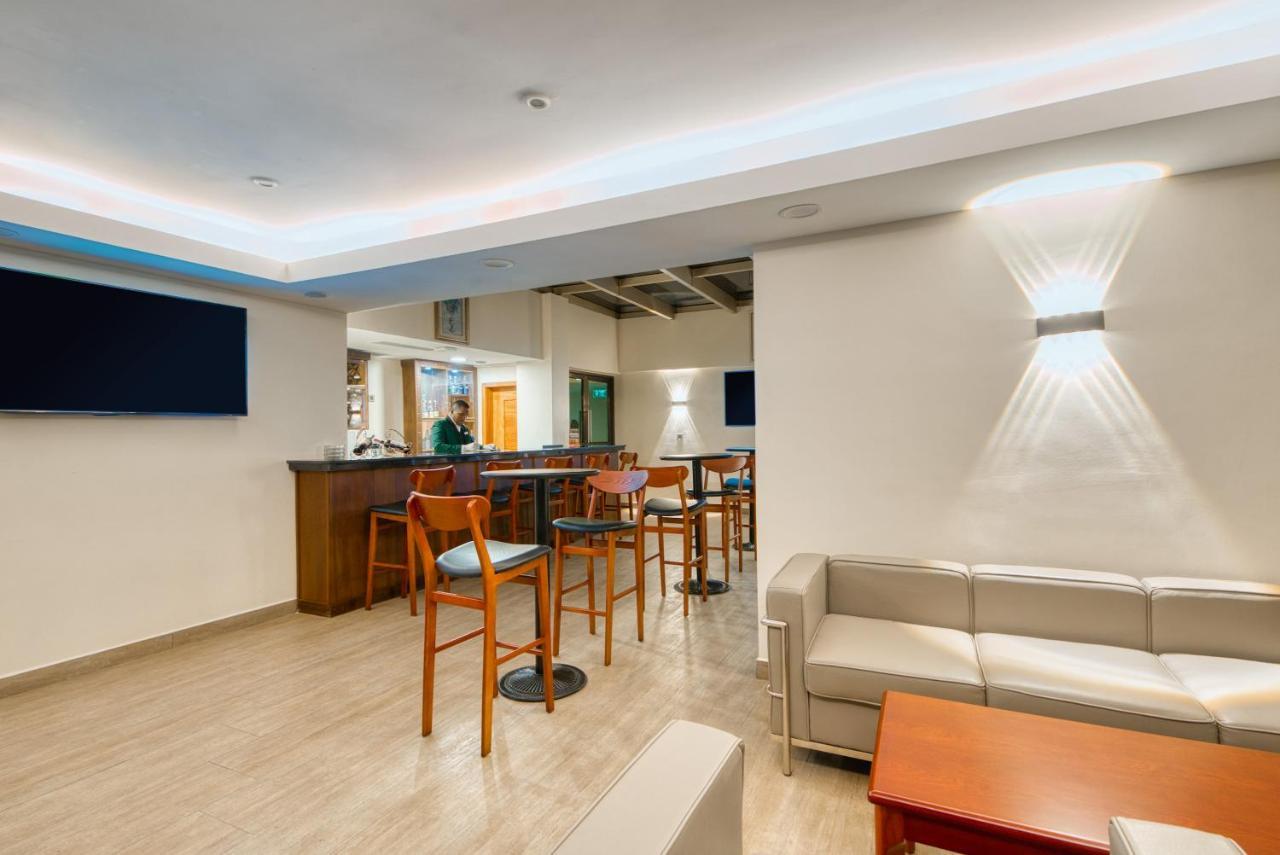 Kibo Palace Hotel Moshi Bagian luar foto
